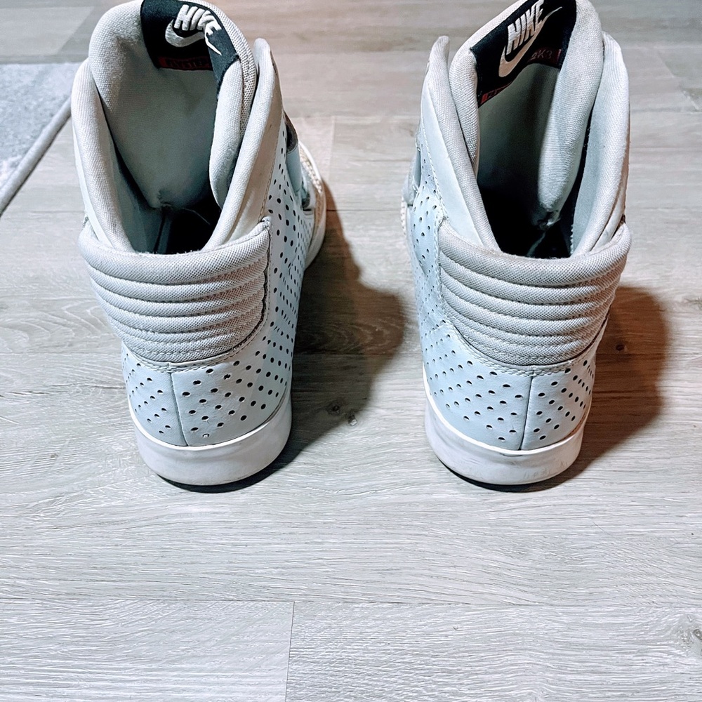 Men's BACK 2 THE FUTURE - NIKE “FLYSTEPPER 2K3” Gray, Beige and White Sneakers - Picture 7 of 11